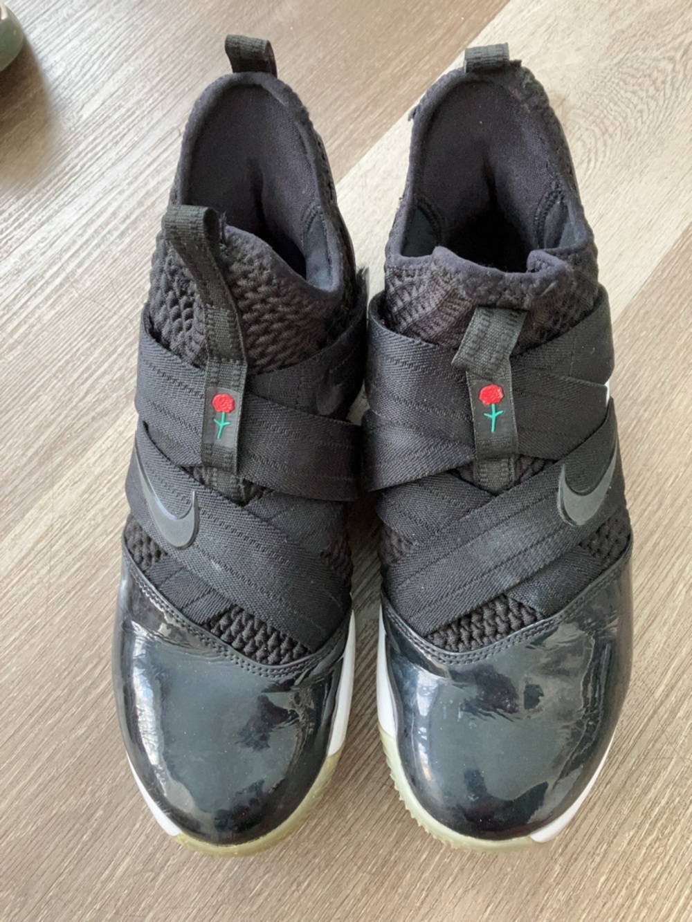 Nike Lebron James Soldier 12 Roses A04054-005 Basketball Shoes